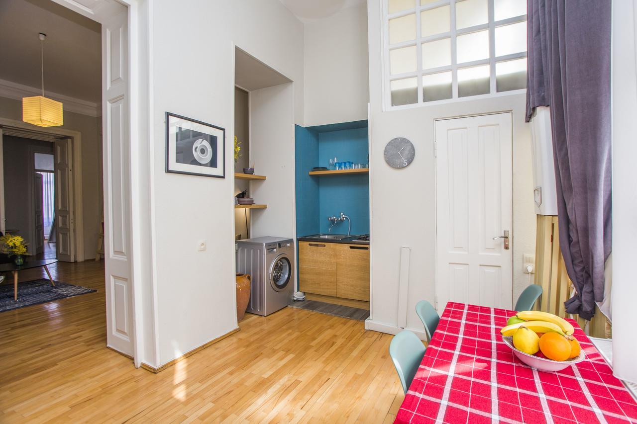 Charming 2Br Apartment In Old Tbilisi - By Wehost 第比利斯 外观 照片