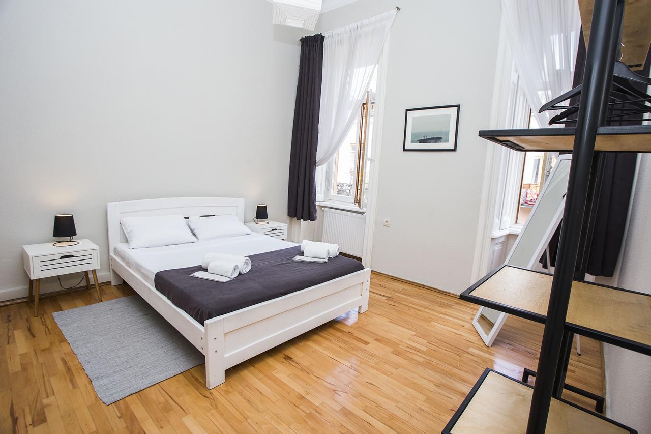 Charming 2Br Apartment In Old Tbilisi - By Wehost 第比利斯 外观 照片