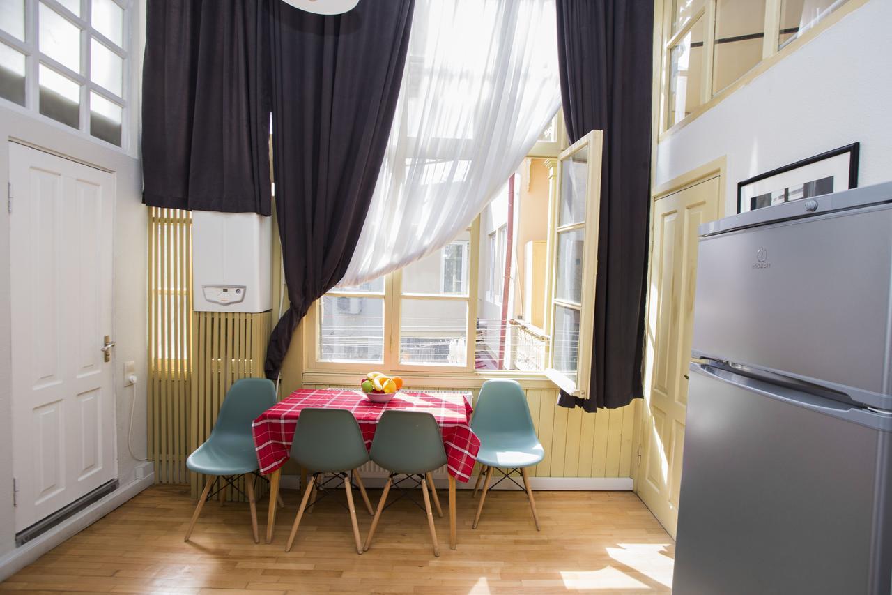 Charming 2Br Apartment In Old Tbilisi - By Wehost 第比利斯 外观 照片