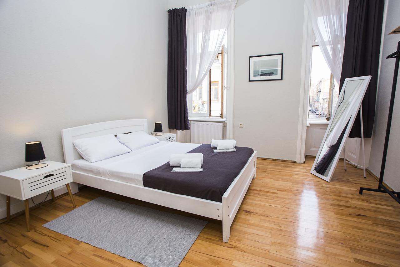 Charming 2Br Apartment In Old Tbilisi - By Wehost 第比利斯 外观 照片