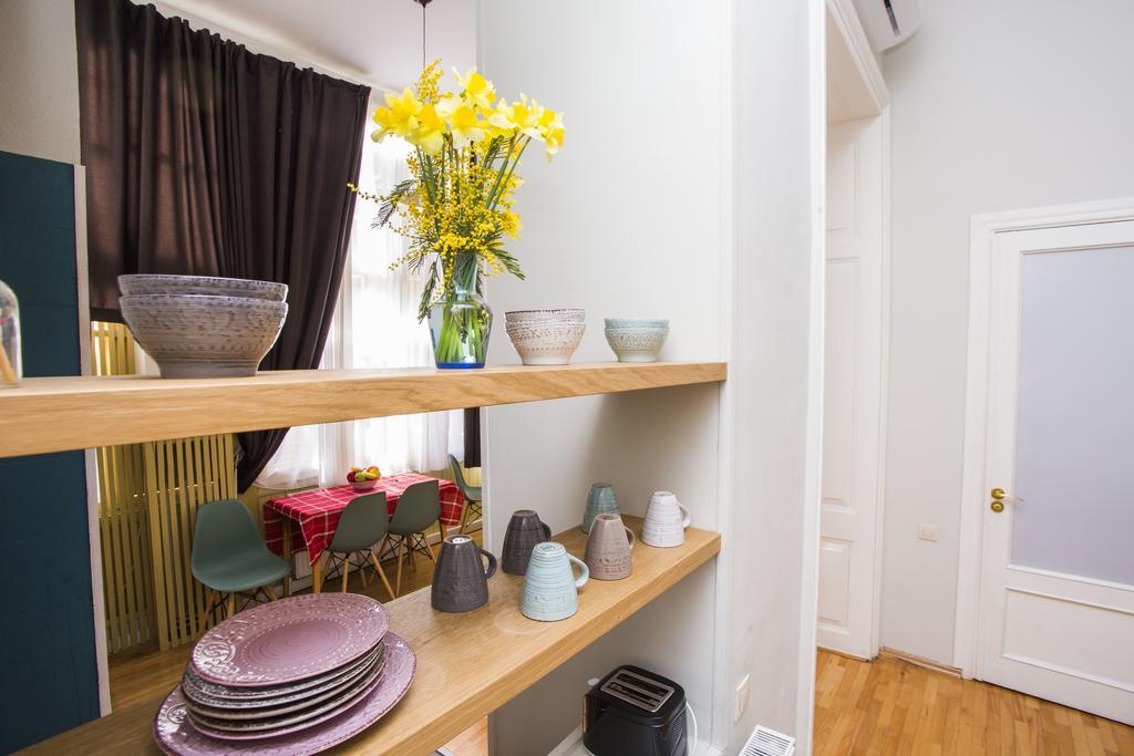 Charming 2Br Apartment In Old Tbilisi - By Wehost 第比利斯 外观 照片