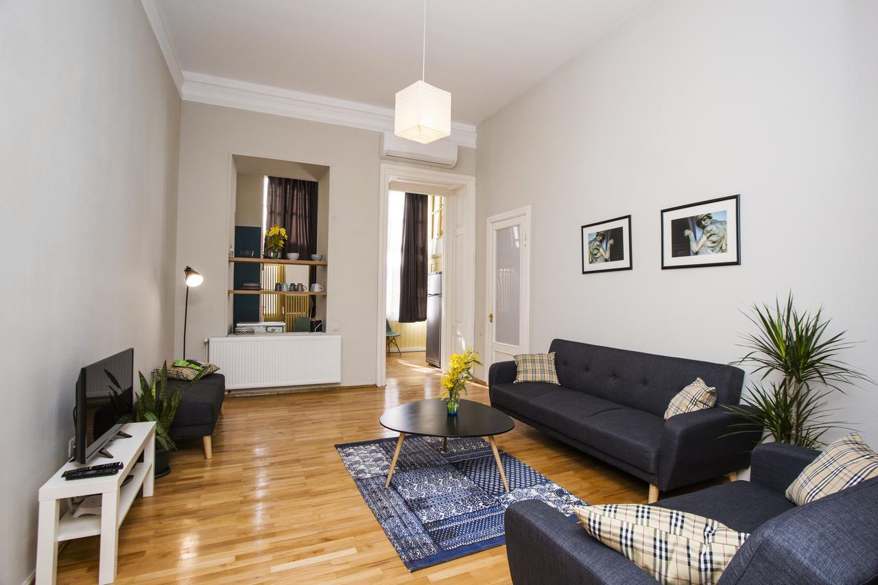 Charming 2Br Apartment In Old Tbilisi - By Wehost 第比利斯 外观 照片