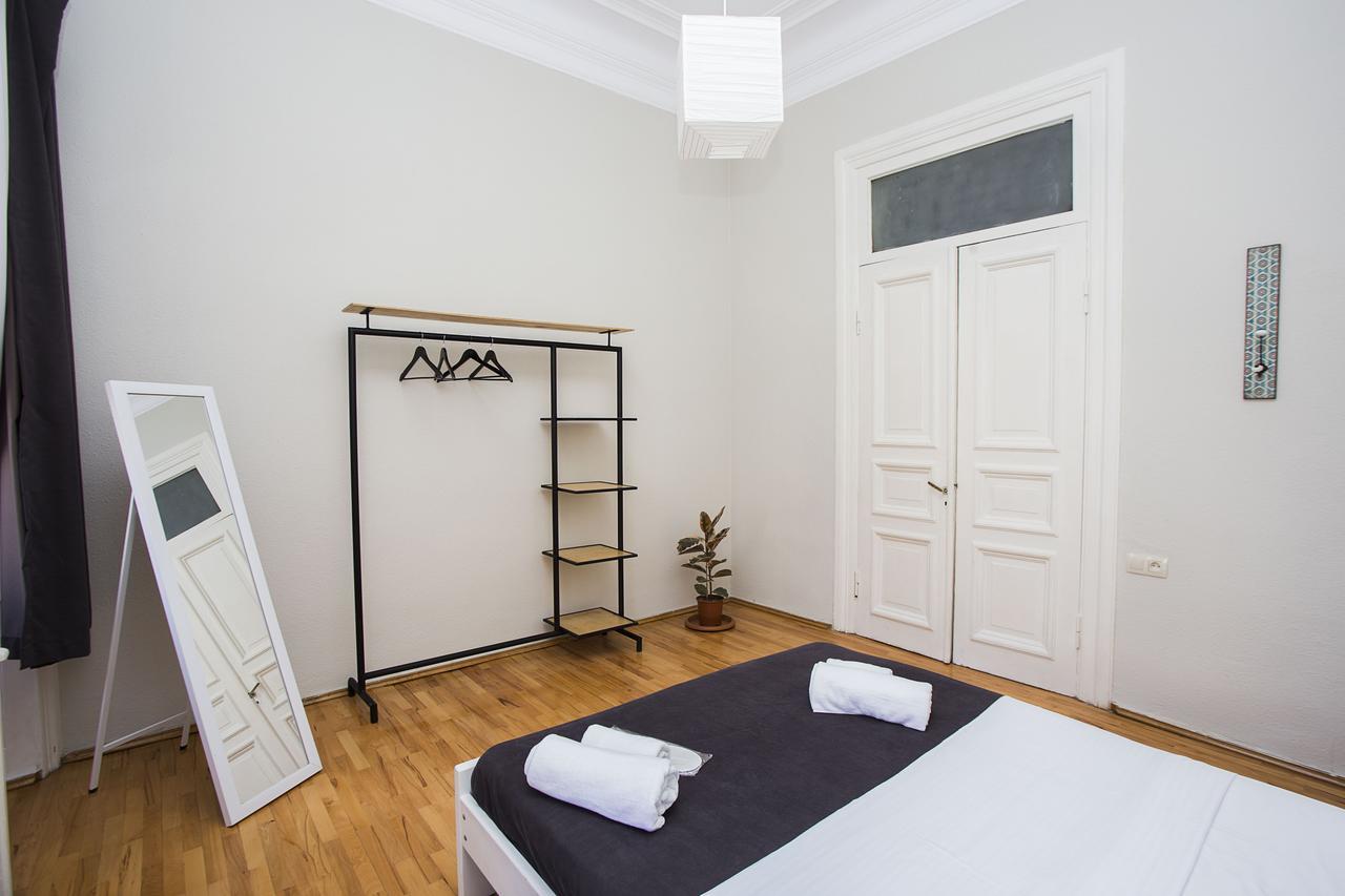 Charming 2Br Apartment In Old Tbilisi - By Wehost 第比利斯 外观 照片